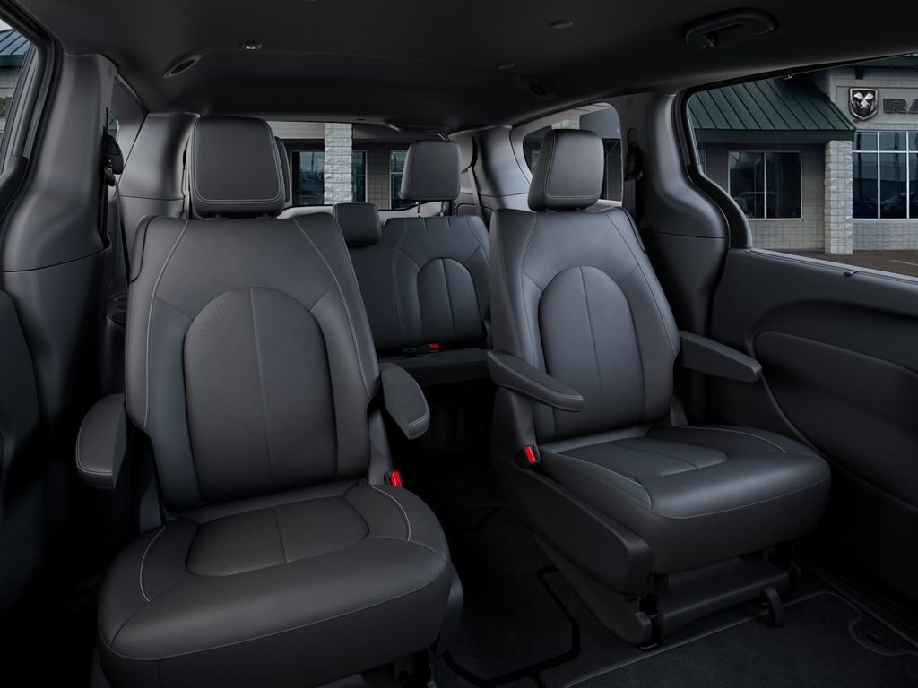 New 2026 Chrysler Pacifica Select AWD/4WD image 18