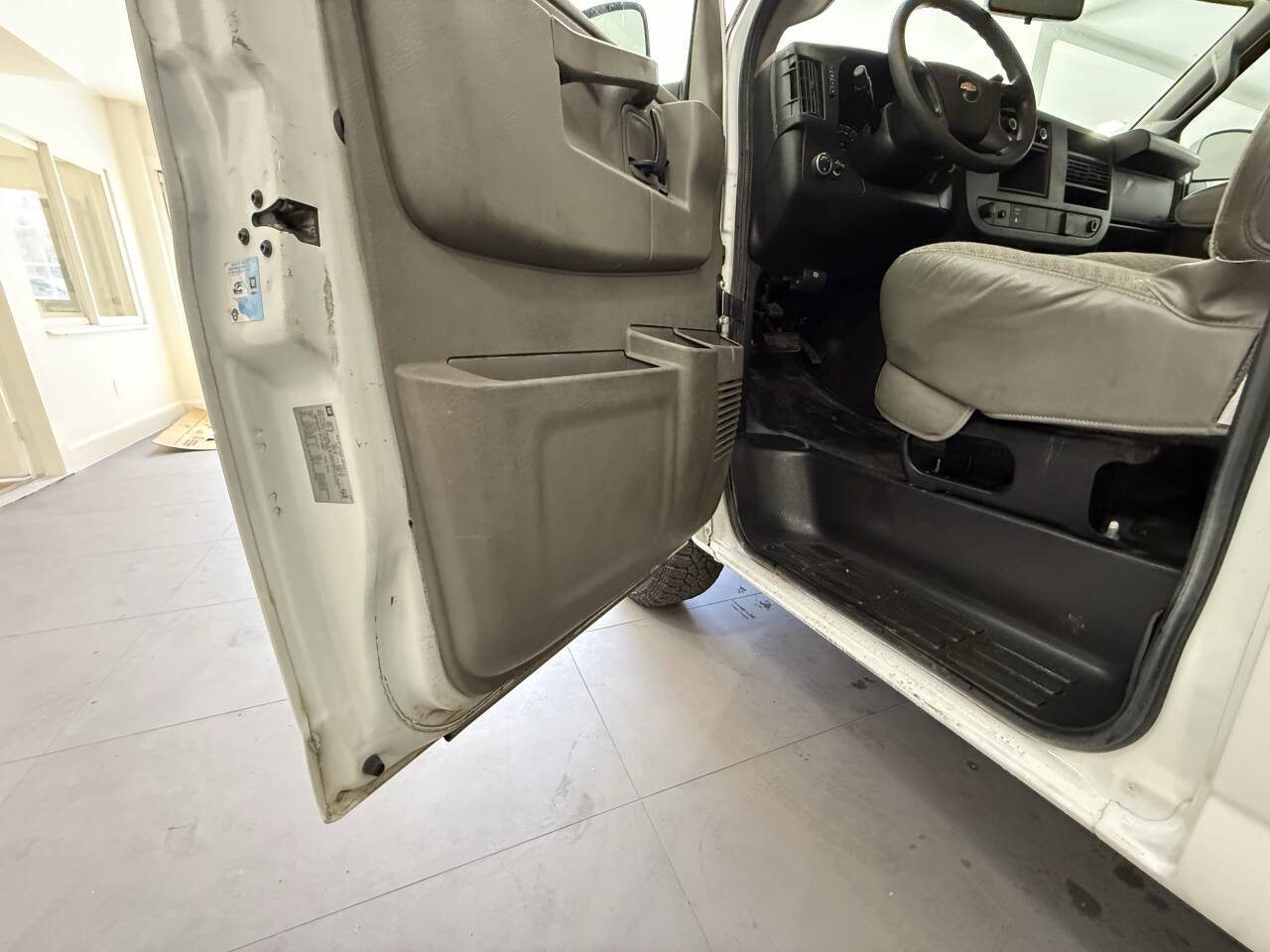Used 2017 Chevrolet Express 2500 image 13