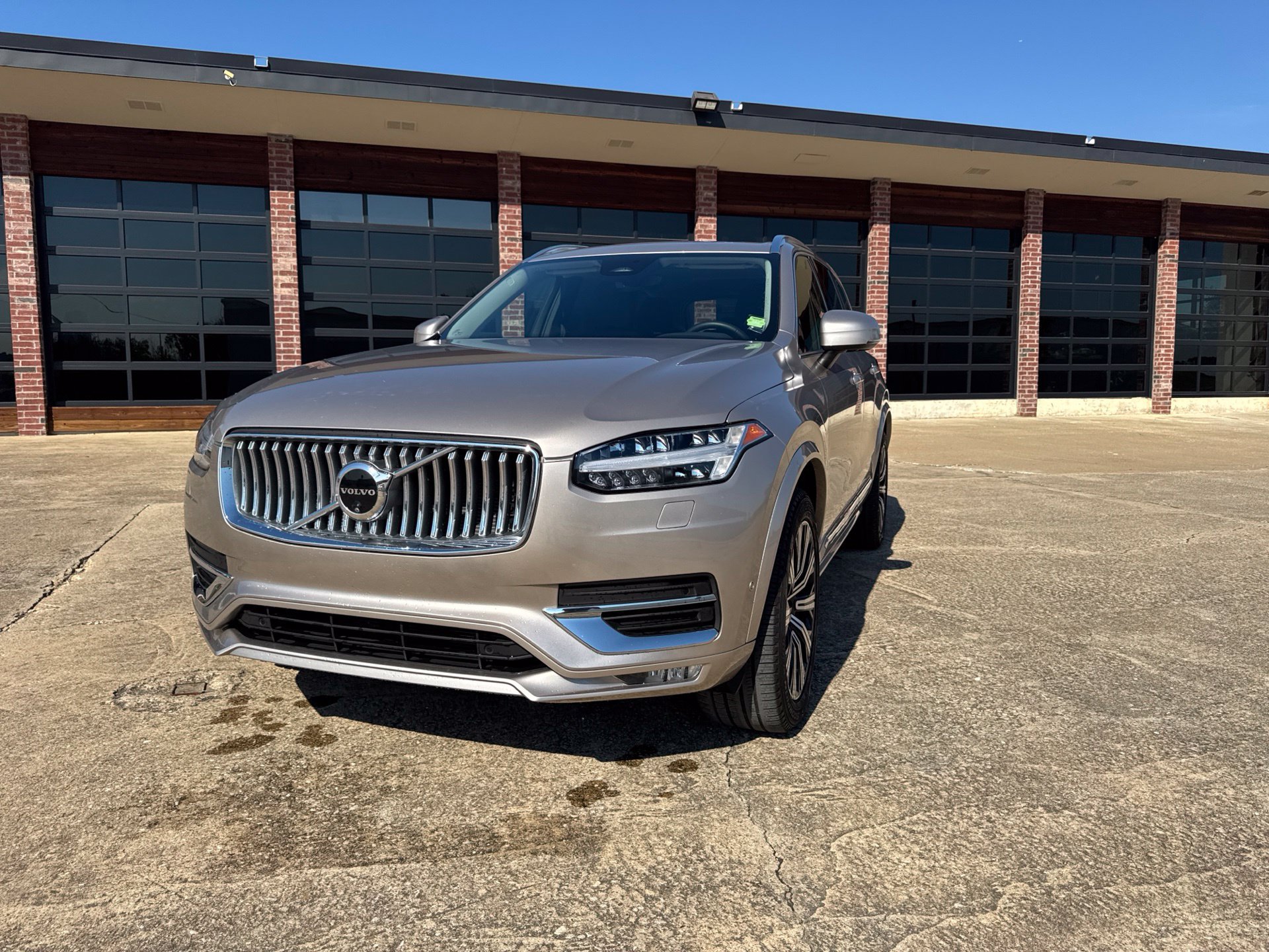 Used 2024 Volvo XC90 B5 Plus w/ Protection Package Premier AWD/4WD image 1