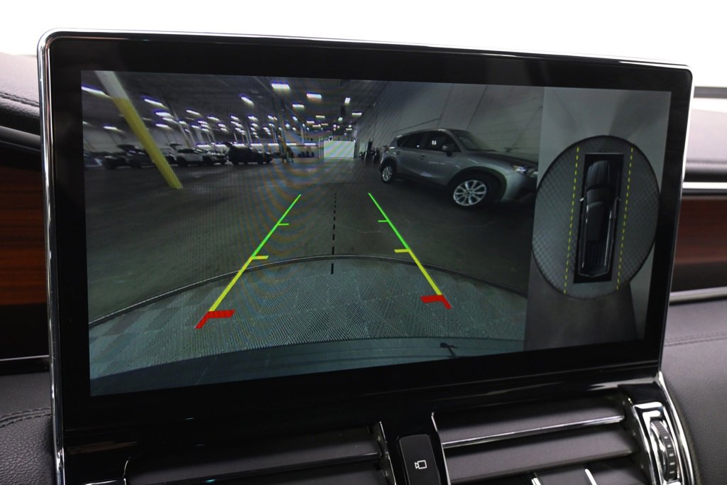 Used 2022 Lincoln Navigator Reserve w/ Monochromatic Package image 30