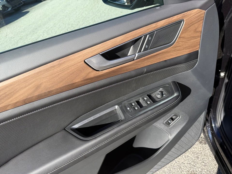 New 2026 Volkswagen Atlas SE image 32