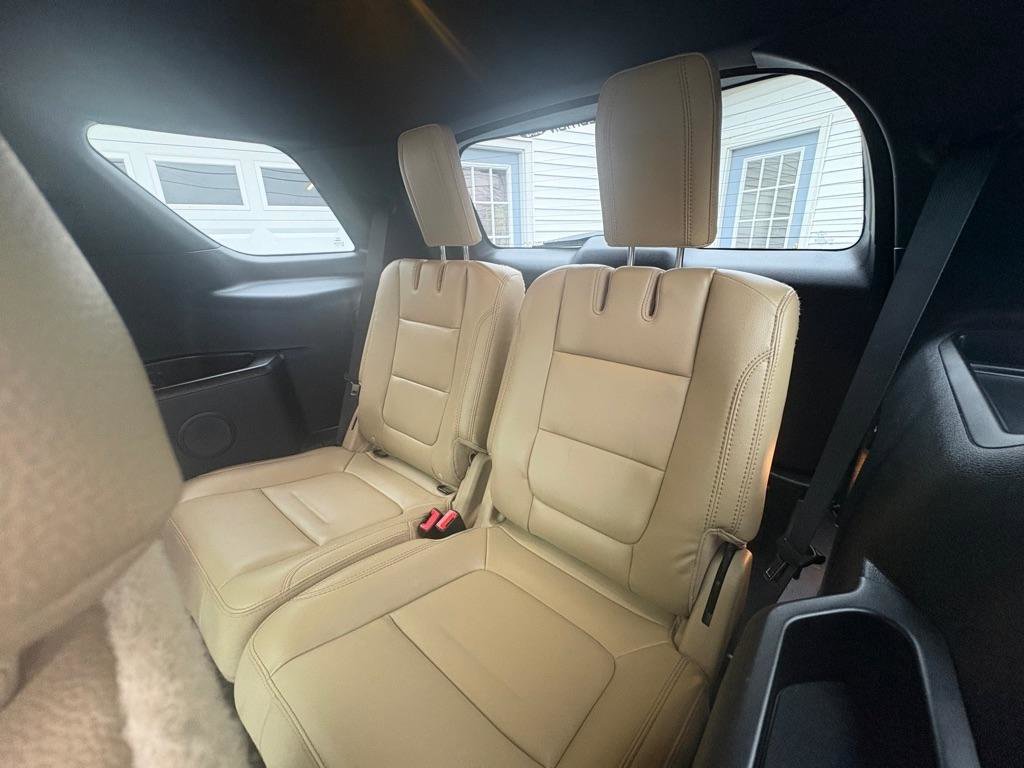 Used 2017 Ford Explorer XLT w/ Equipment Group 202A image 16