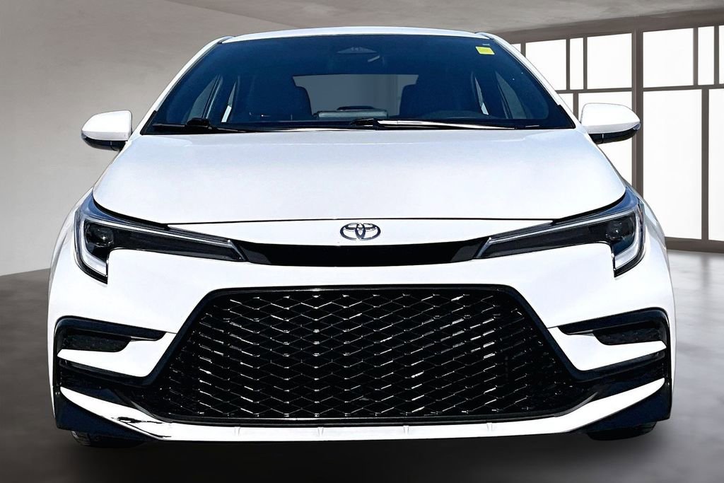 Used 2024 Toyota Corolla SE image 2