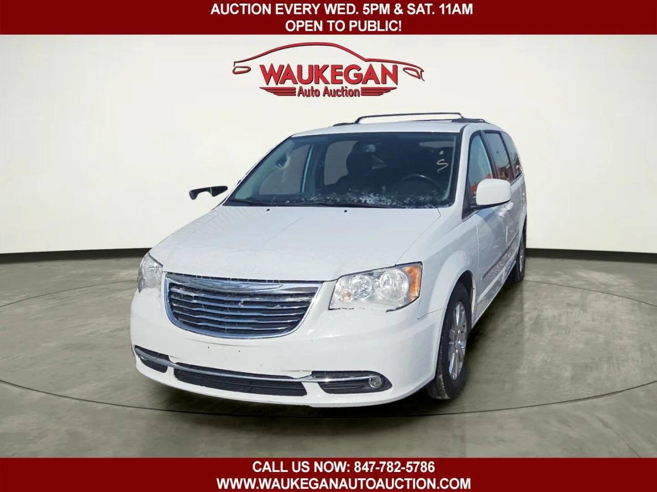 Used 2016 Chrysler Town & Country Touring image 5