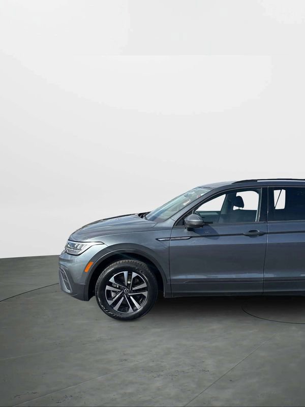 Used 2024 Volkswagen Tiguan S image 16
