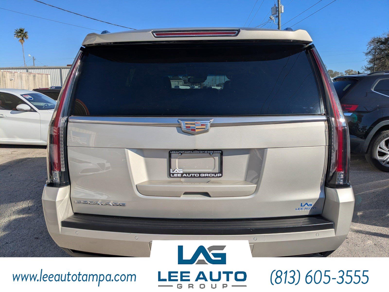 Used 2015 Cadillac Escalade Premium image 4