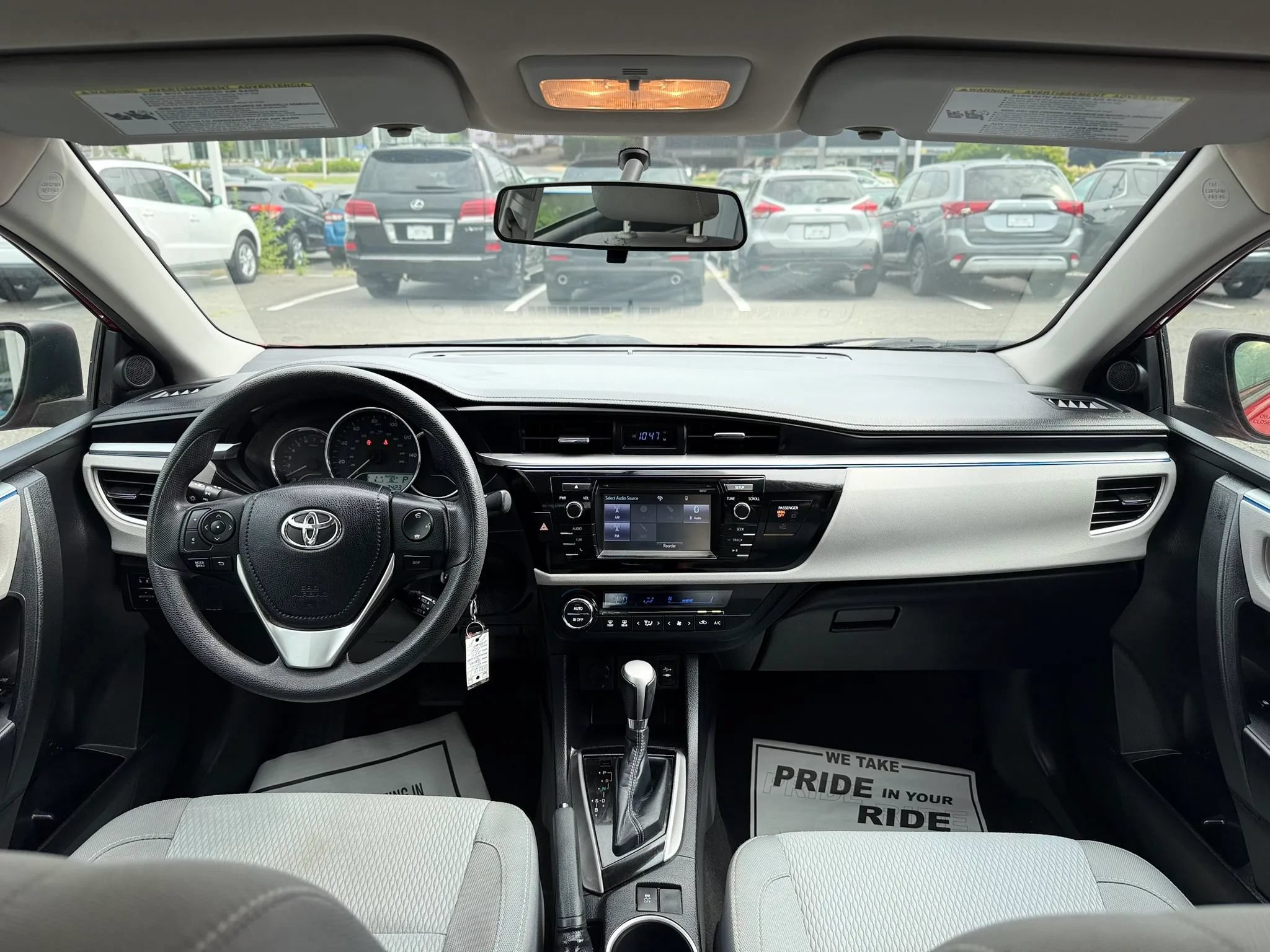 Used 2015 Toyota Corolla LE FWD image 11