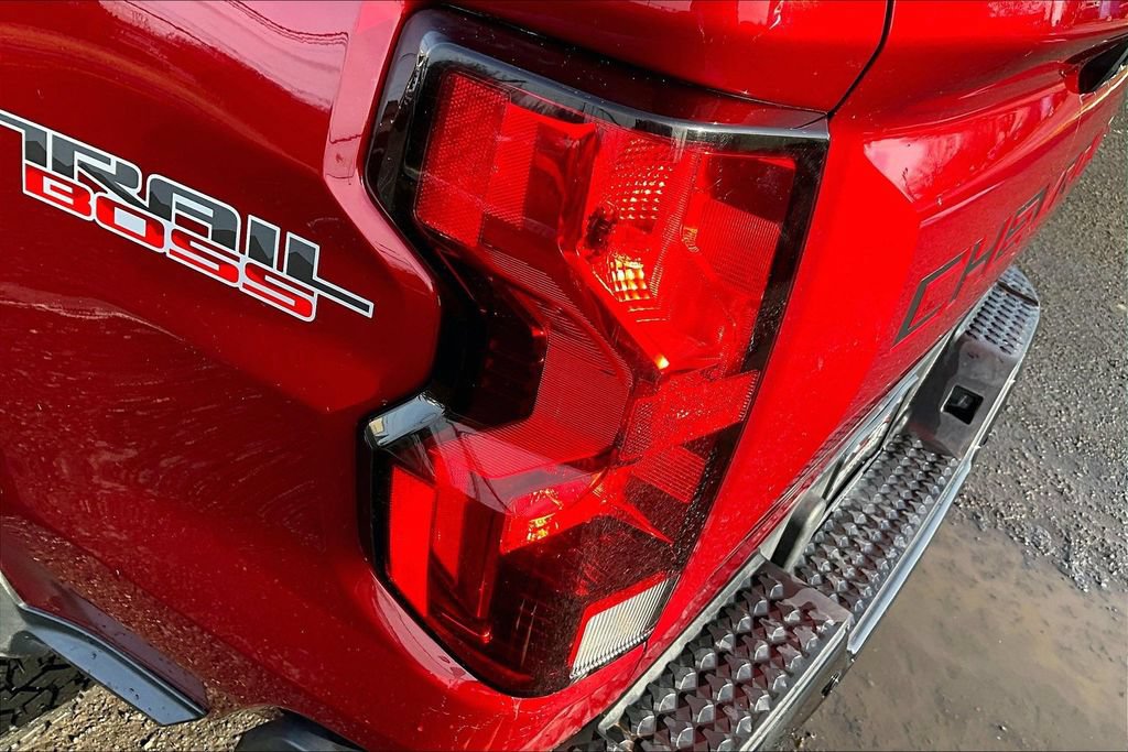 Used 2023 Chevrolet Colorado Trail Boss AWD/4WD image 28