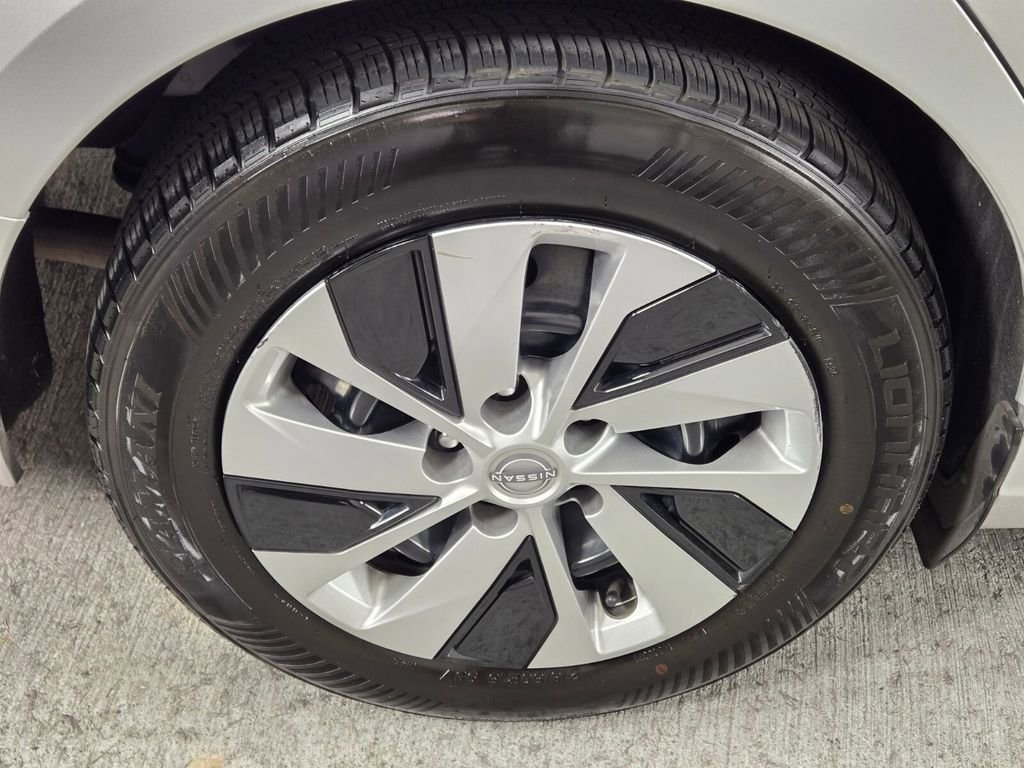 Used 2024 Nissan Altima 2.5 S FWD image 11