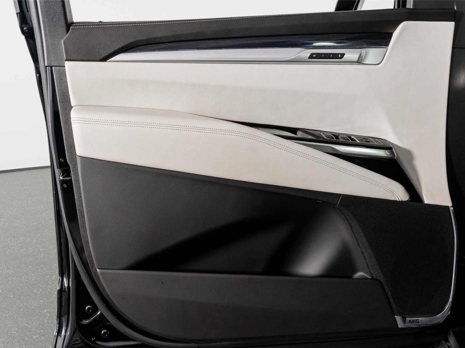 Used 2026 Cadillac Escalade Sport w/ LPO, Floor Liner Package image 15