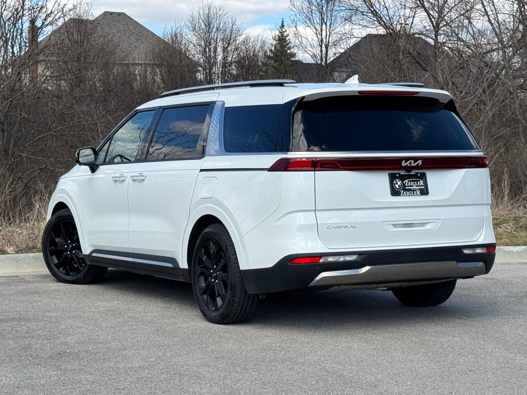 Used 2024 Kia Carnival SX Prestige image 4