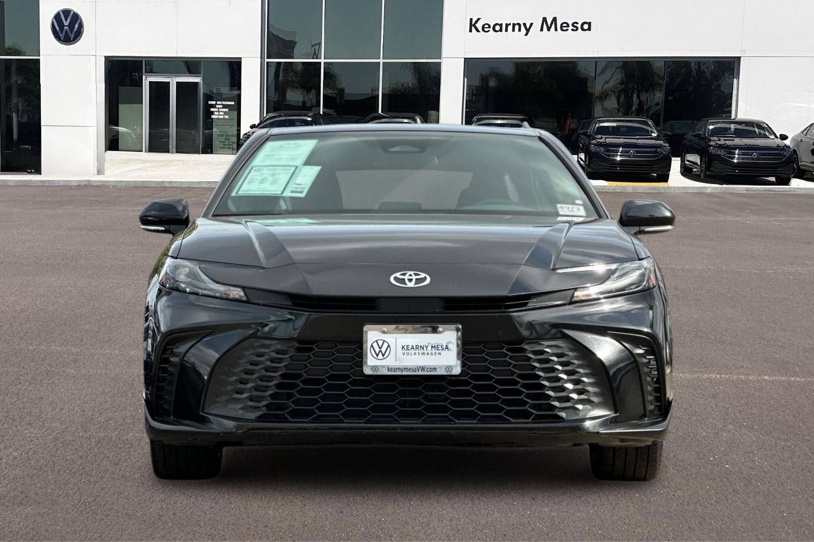 Used 2025 Toyota Camry SE FWD image 9