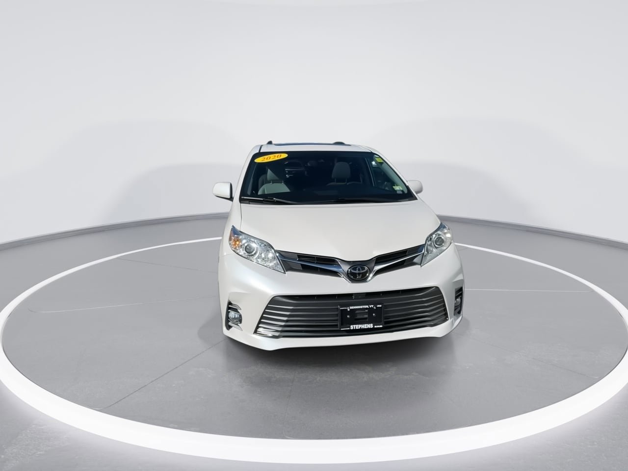 Used 2020 Toyota Sienna XLE w/ XLE Navigation Package AWD/4WD image 4