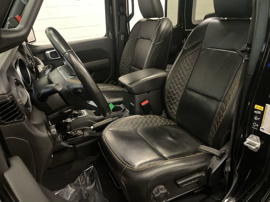 Used 2023 Jeep Wrangler Unlimited Sahara AWD/4WD image 13