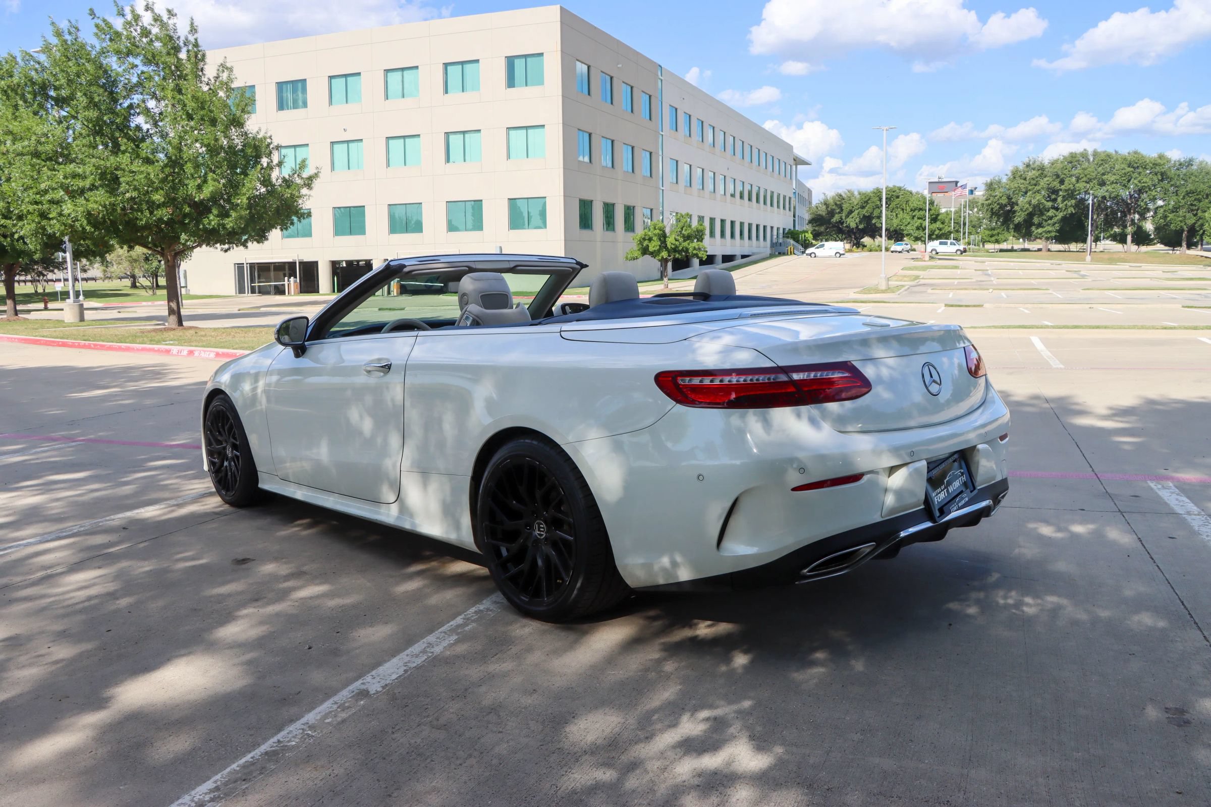 Used 2018 Mercedes-Benz E 400 Cabriolet w/ Premium 2 Package (Q02) image 5