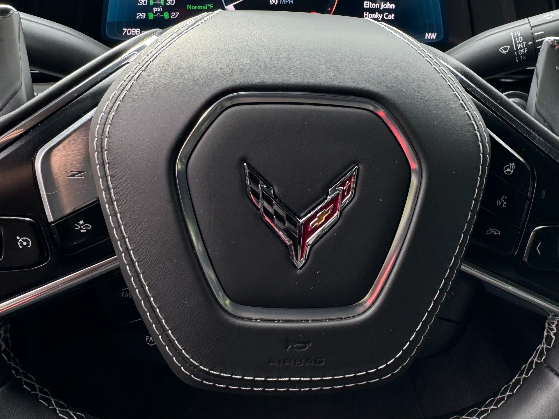 Used 2025 Chevrolet Corvette Stingray Premium Cpe w/ Z51 Performance Package RWD image 38