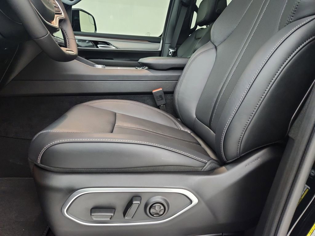 New 2026 Jeep Grand Wagoneer L Limited image 20