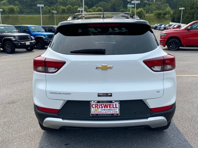 Used 2023 Chevrolet TrailBlazer LT w/ Convenience Package FWD image 4