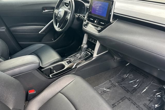 Certified 2025 Toyota Corolla Cross XLE FWD image 20