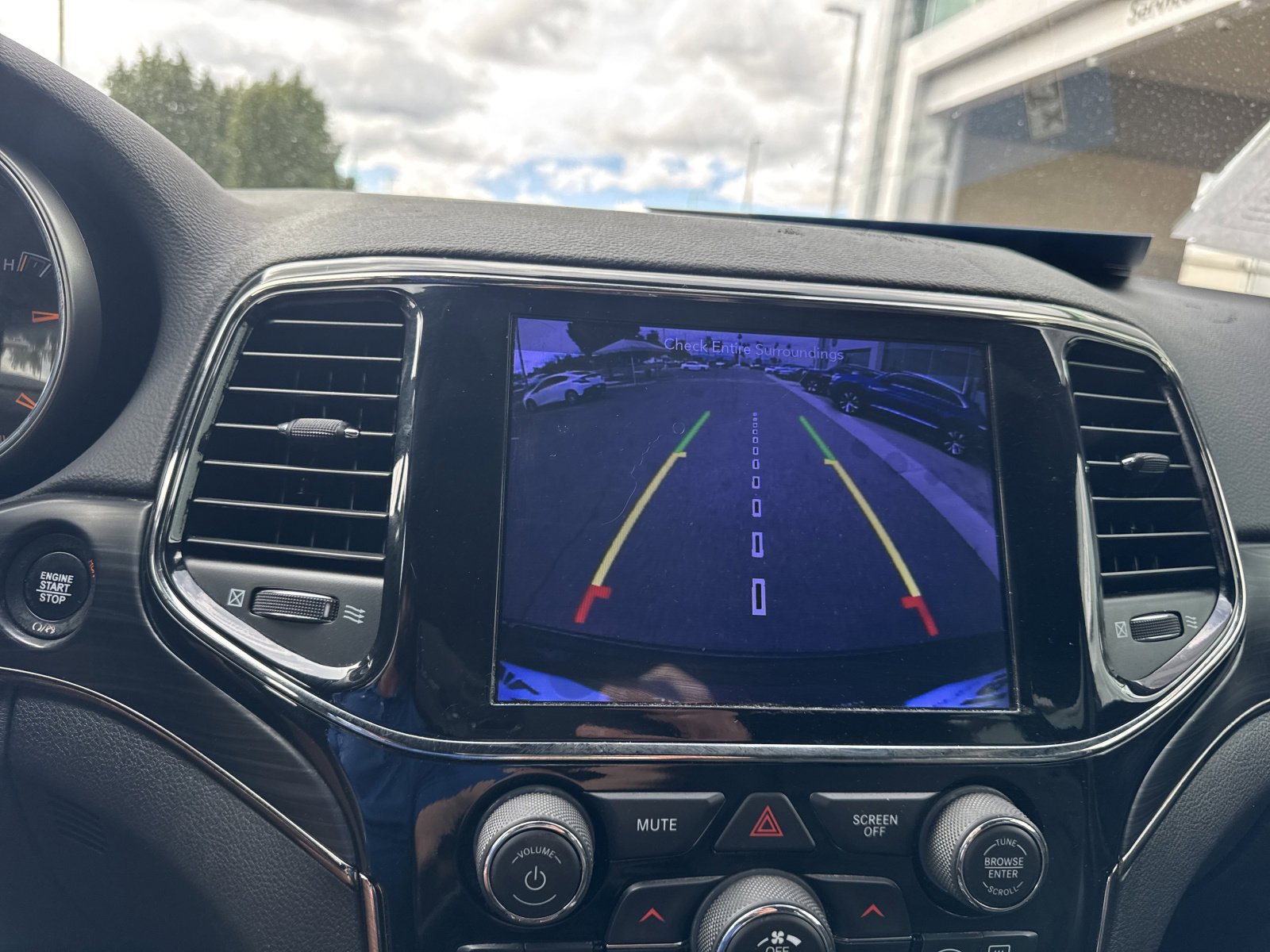 Used 2019 Jeep Grand Cherokee Limited X image 30