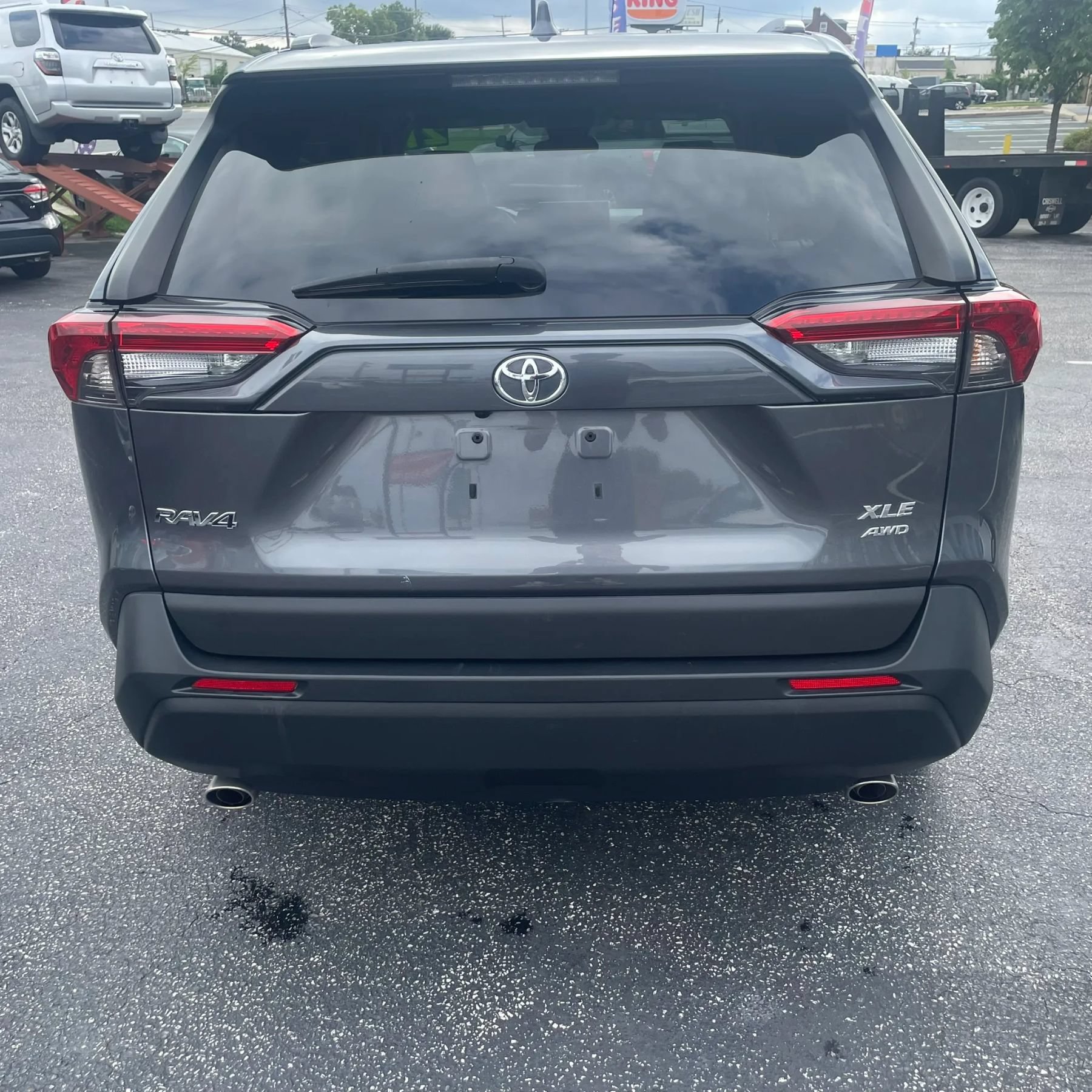 Used 2021 Toyota RAV4 XLE AWD/4WD image 6