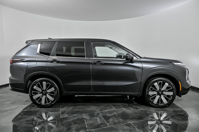 New 2026 Mitsubishi Outlander SE AWD/4WD image 9