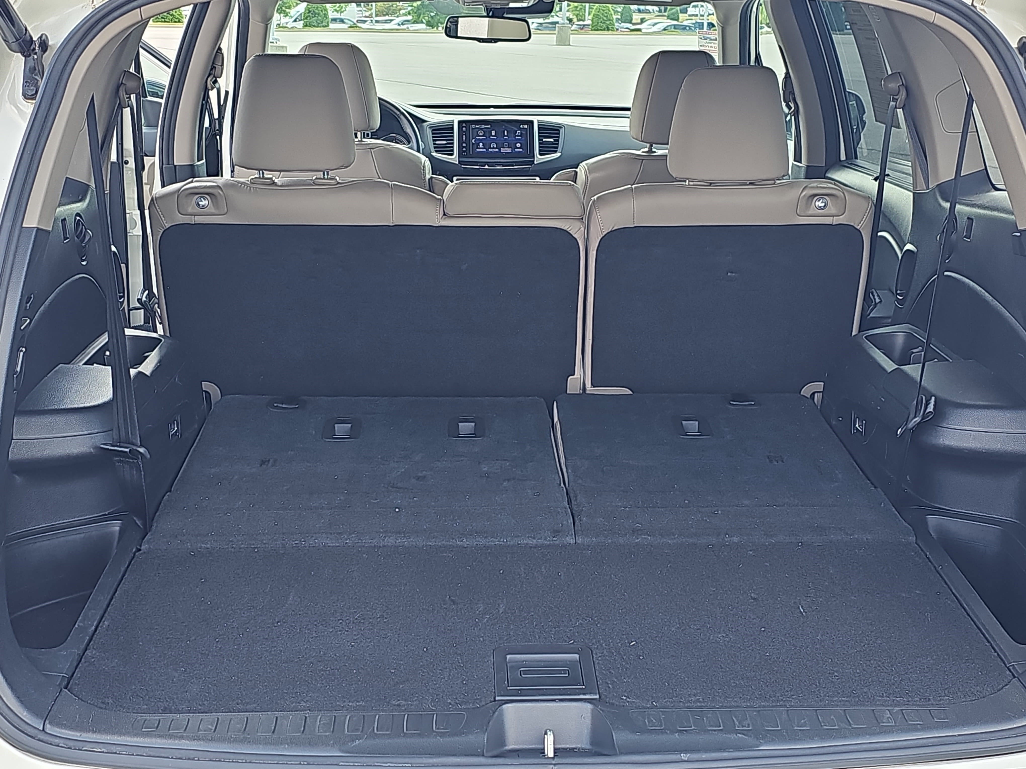 Used 2018 Honda Pilot Touring image 12