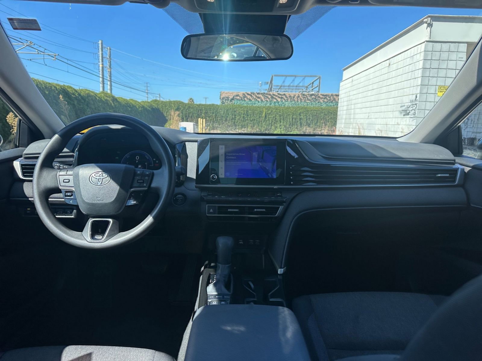 Used 2025 Toyota Camry LE image 32