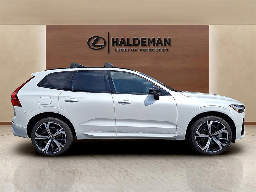 Used 2022 Volvo XC60 T8 R-Design w/ Advanced Package image 7