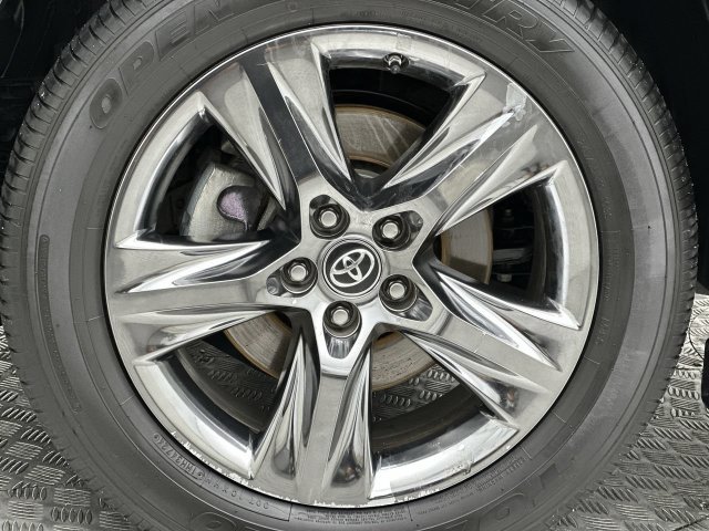 Used 2018 Toyota Highlander Limited Platinum AWD/4WD image 10