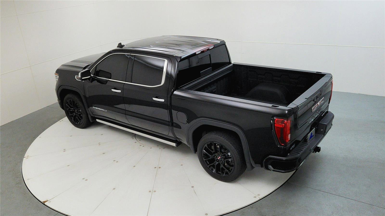 Used 2025 GMC Sierra 1500 Denali w/ Denali Reserve Package image 14