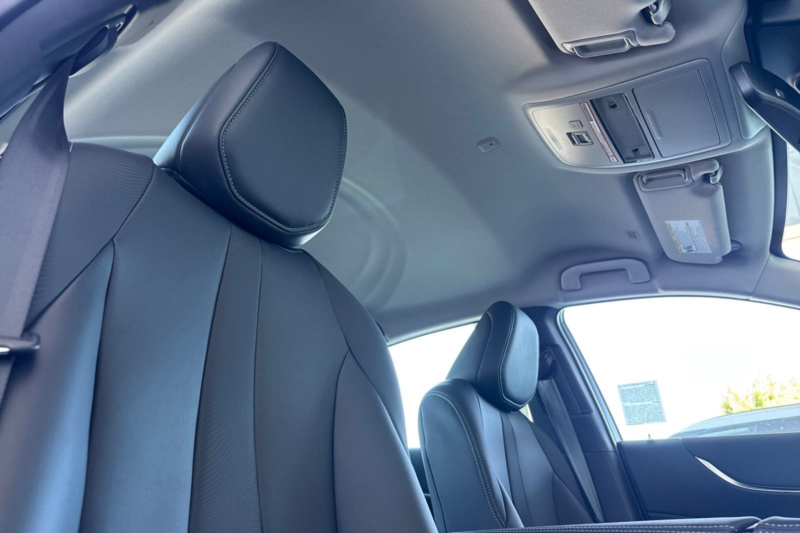 New 2026 Toyota Mirai RWD image 18