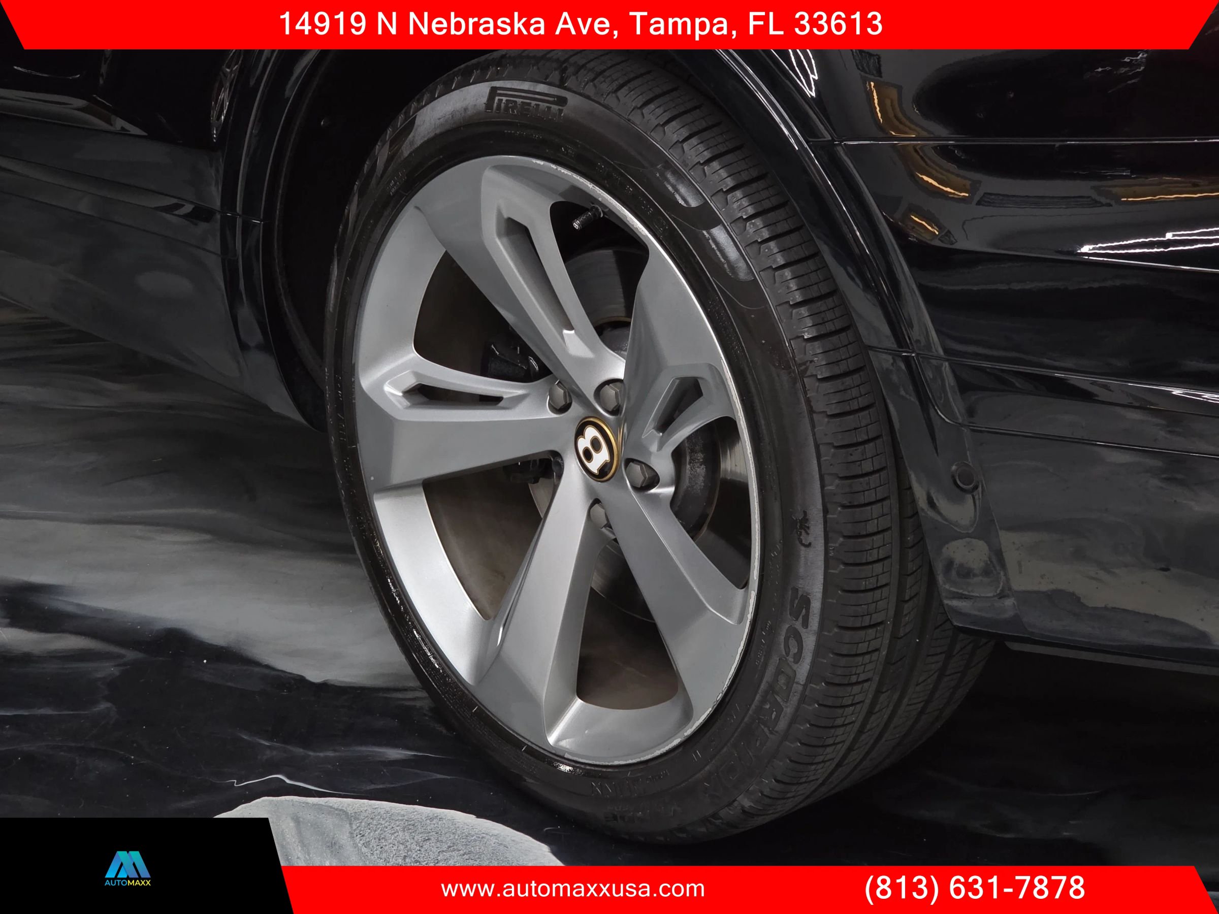 Used 2020 Bentley Bentayga Design Series AWD/4WD image 18