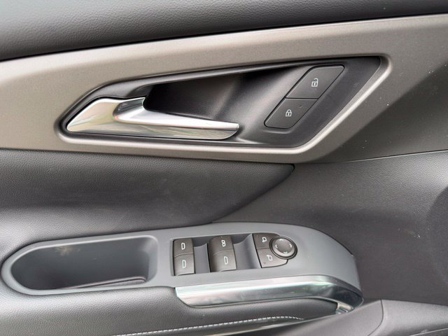 New 2027 Chevrolet Traverse LT w/ Driver Confidence Package FWD image 28