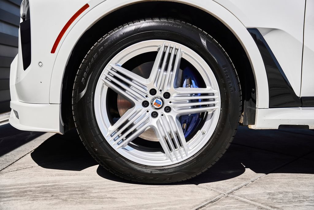 Used 2023 BMW ALPINA XB7 AWD/4WD image 3