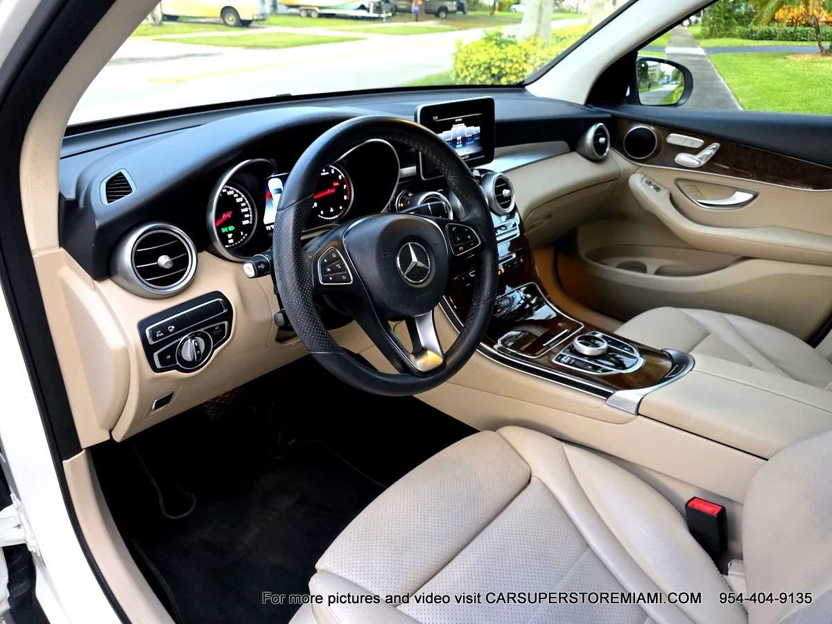 Used 2018 Mercedes-Benz GLC 300 w/ Premium Package image 2