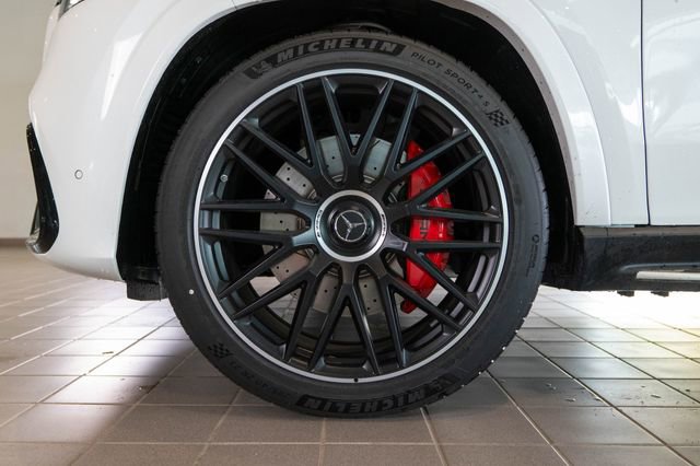 New 2026 Mercedes-Benz GLS 63 AMG 4MATIC image 9
