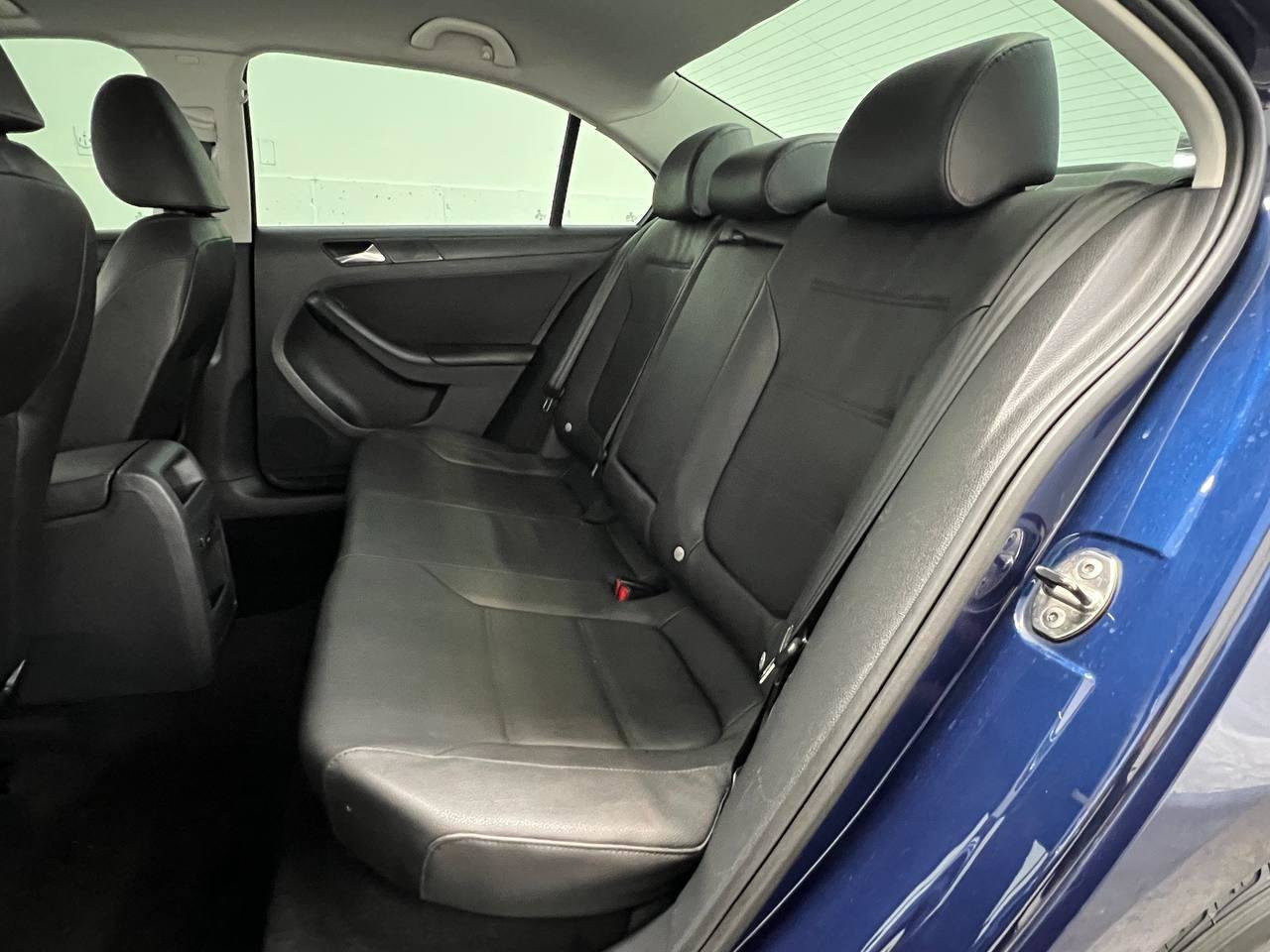 Used 2012 Volkswagen Jetta SE FWD image 10