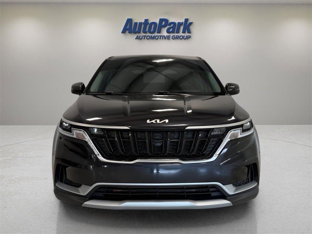 Used 2022 Kia Carnival LX image 2