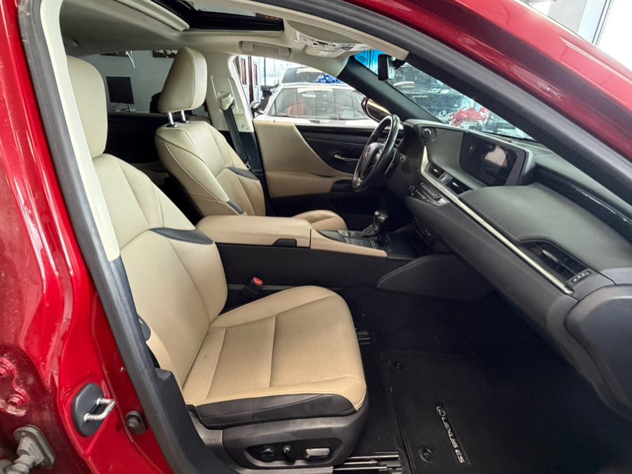 Used 2020 Lexus ES 350 w/ Premium Package image 35