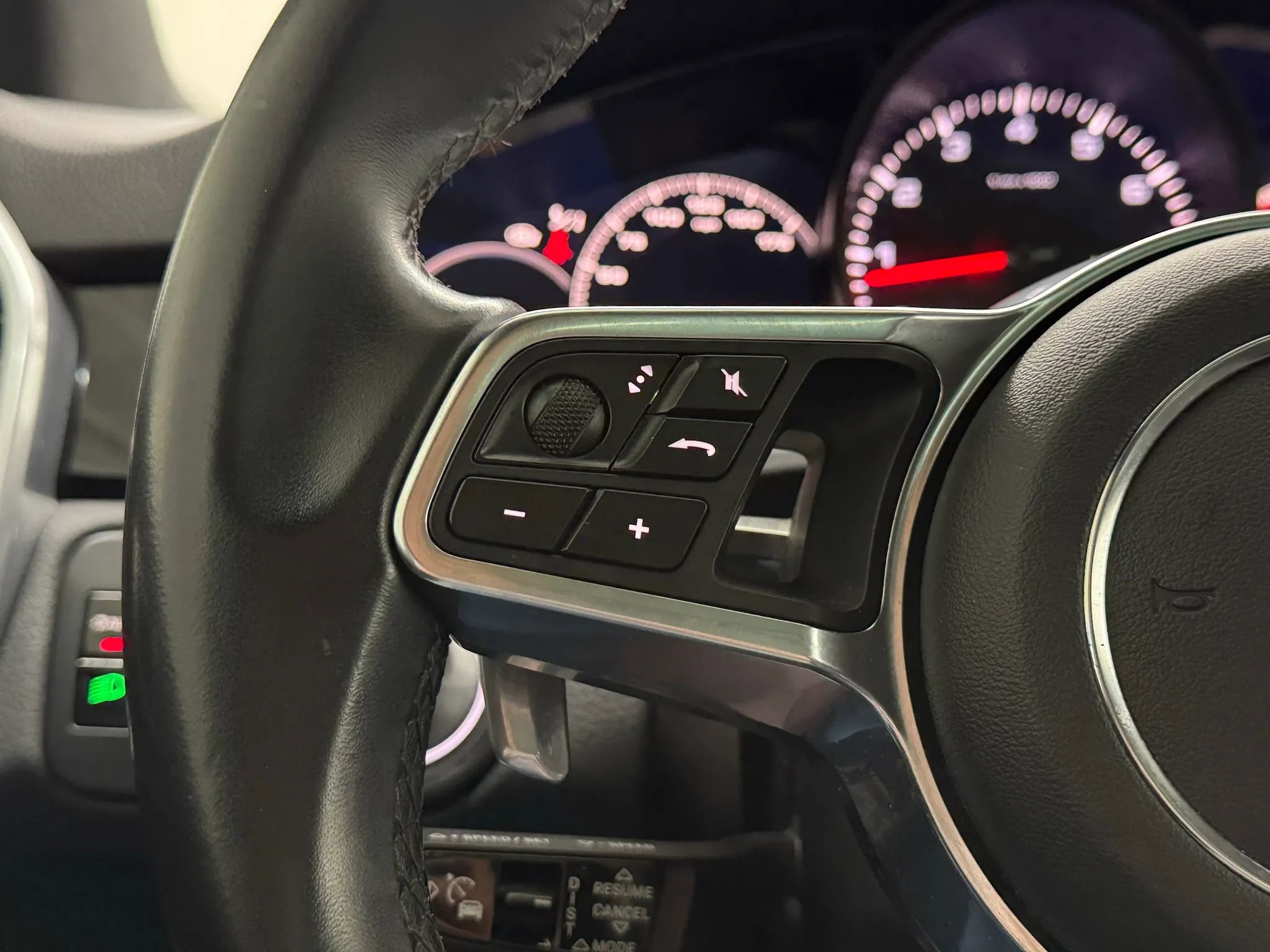 Used 2019 Porsche Cayenne AWD/4WD image 22