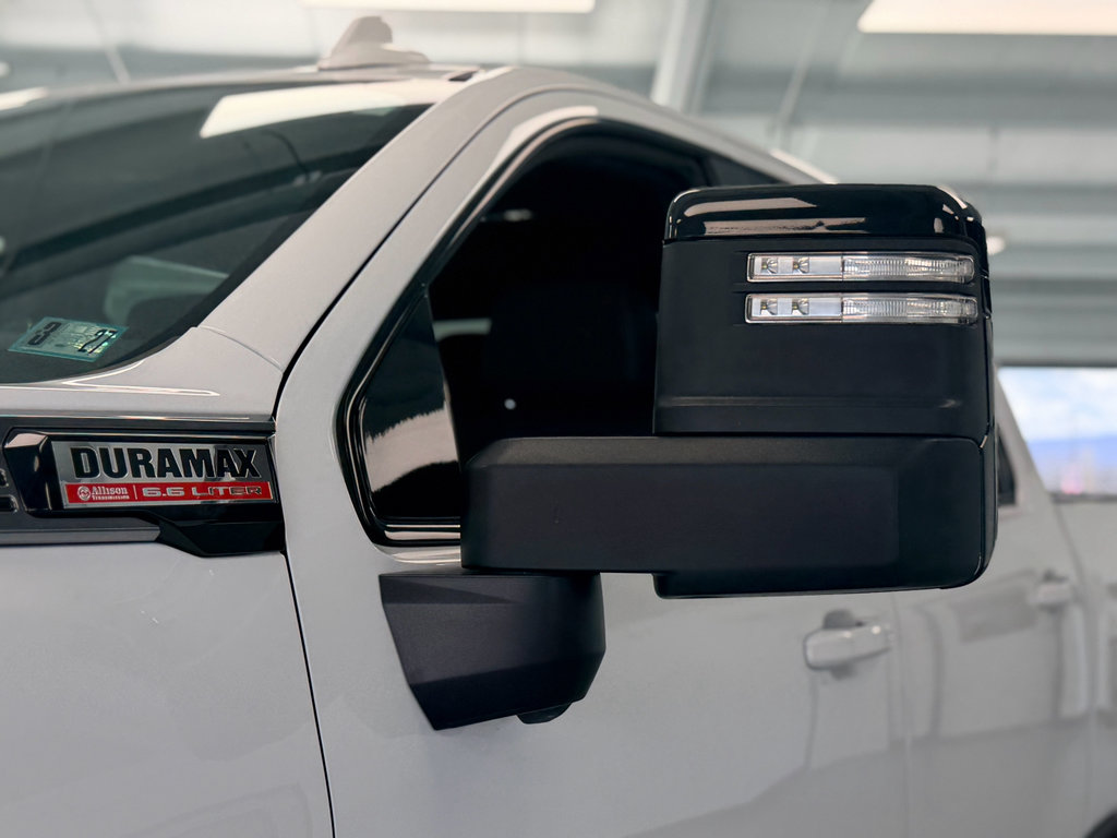 Used 2025 GMC Sierra 2500 AT4 image 12