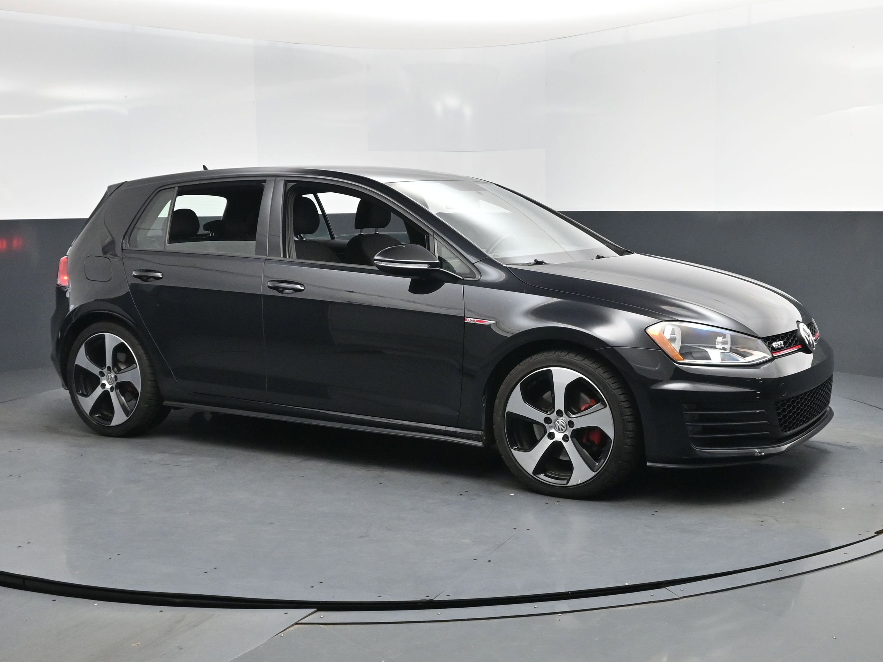 Used 2016 Volkswagen GTI S image 2