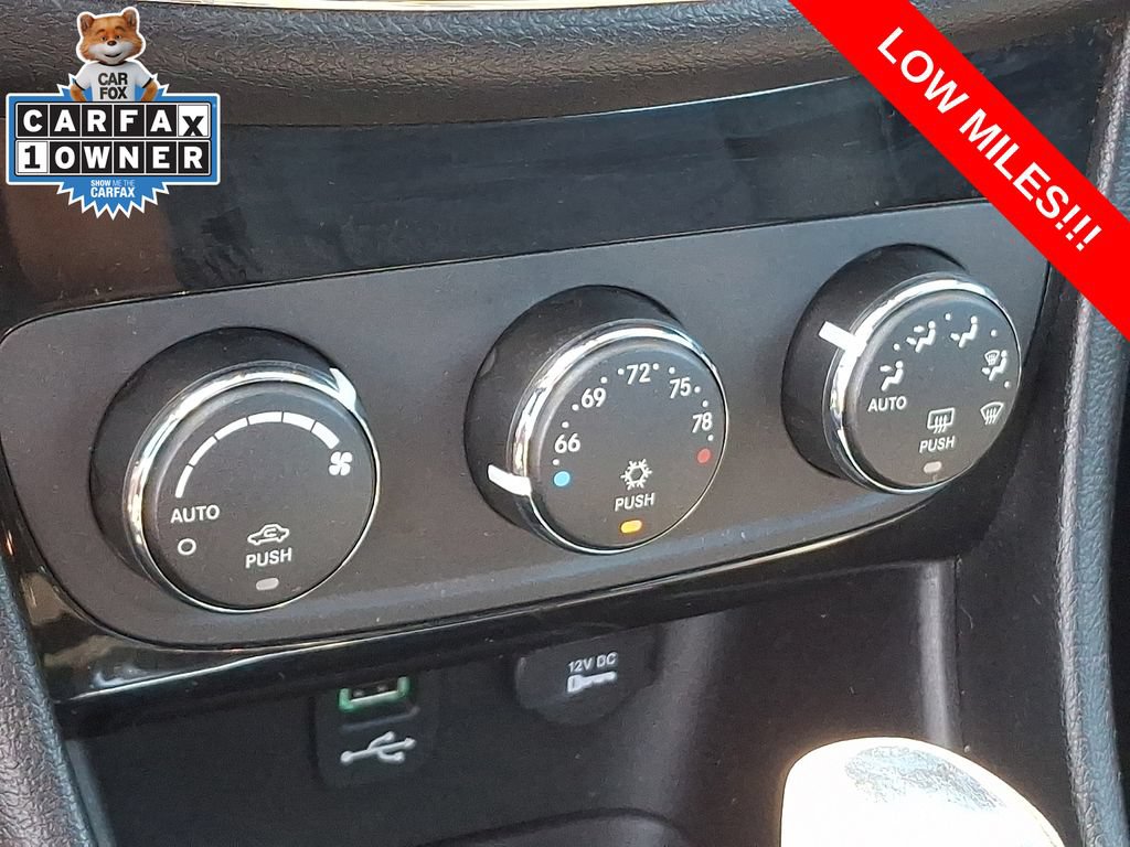 Used 2013 Chrysler 200 S FWD image 14