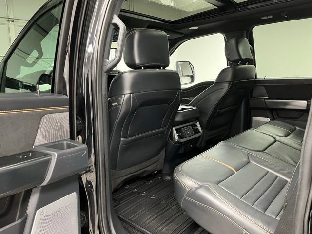 Used 2024 Ford F350 Platinum w/ Tremor Off-Road Package AWD/4WD image 45