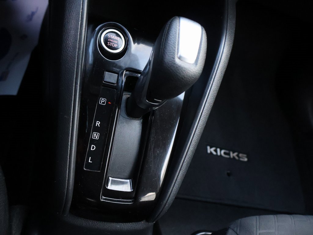 Used 2022 Nissan Kicks S image 31