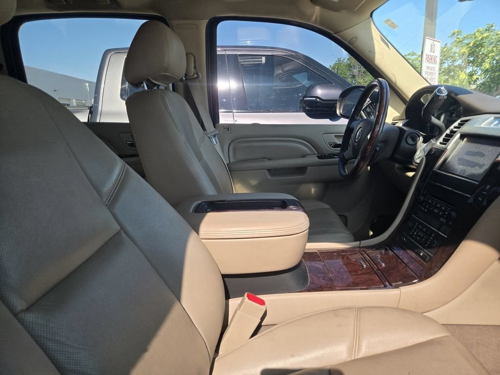 Used 2014 Cadillac Escalade ESV Premium AWD/4WD image 7