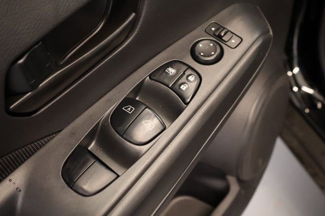 New 2025 Nissan Kicks Play S image 10