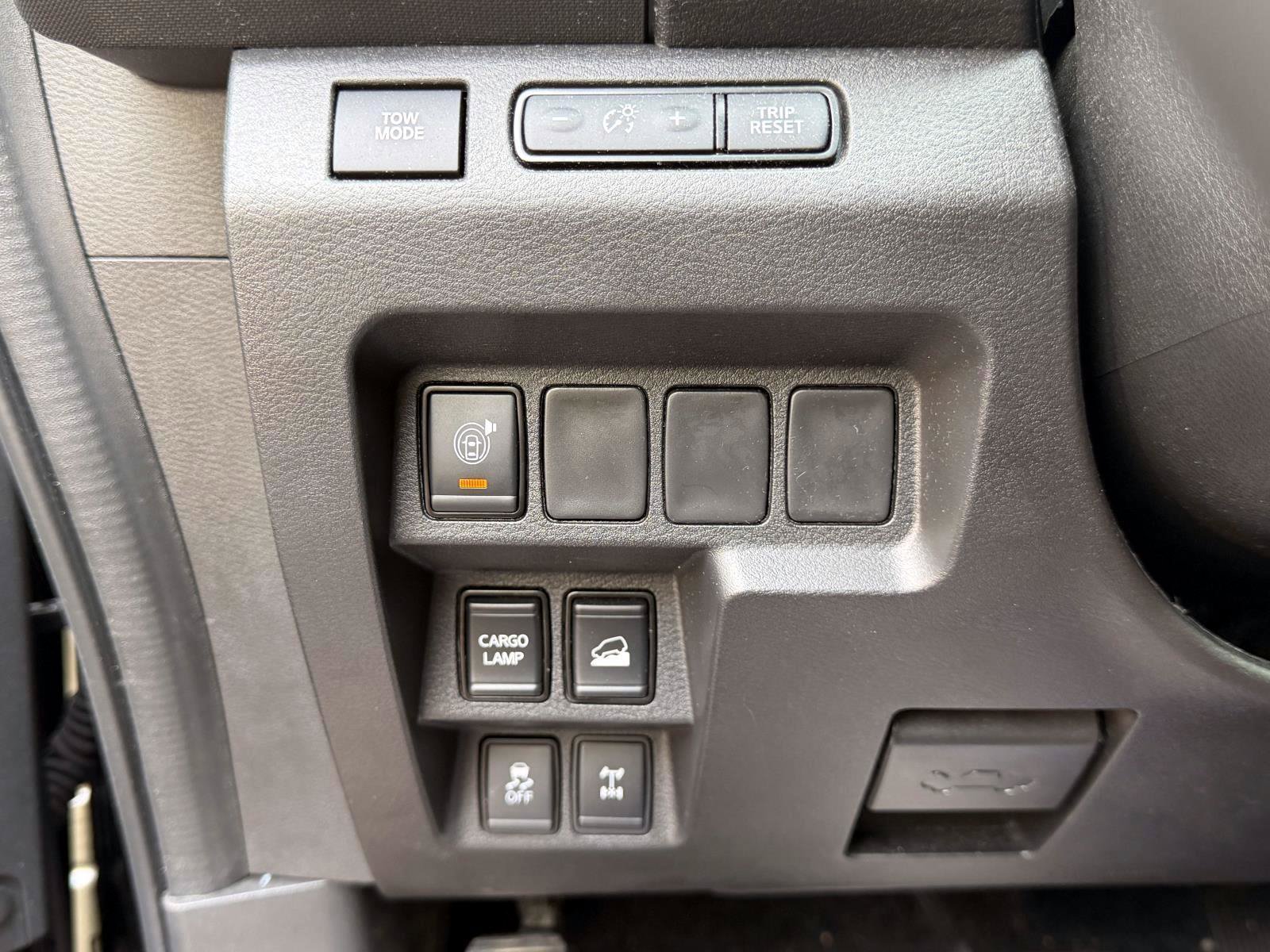 Used 2024 Nissan Frontier PRO-4X w/ Technology Package AWD/4WD image 20