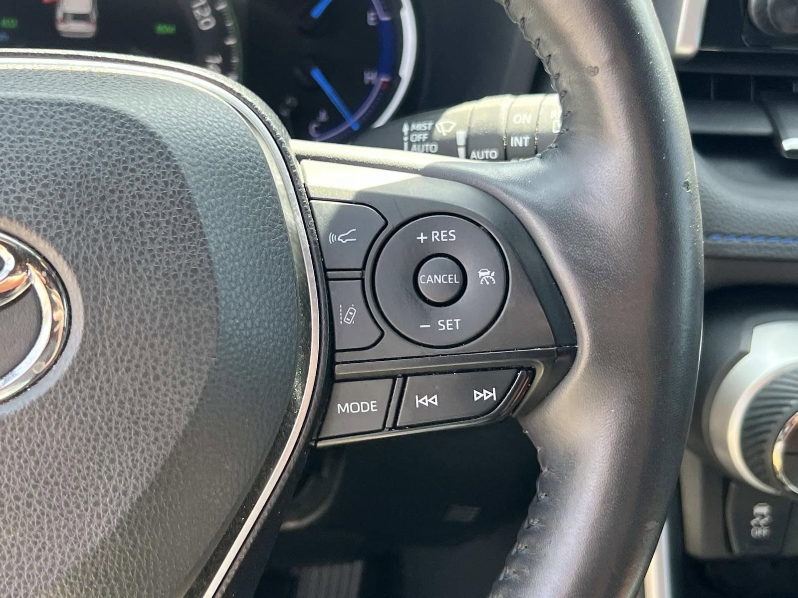 Used 2019 Toyota RAV4 XSE w/ XSE Weather Package image 26